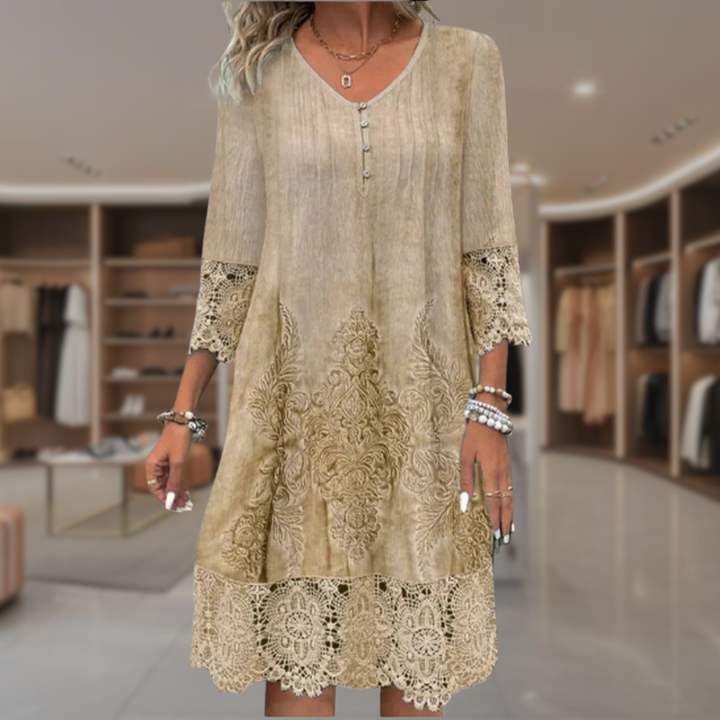 Iris - Flattering Lace Dress