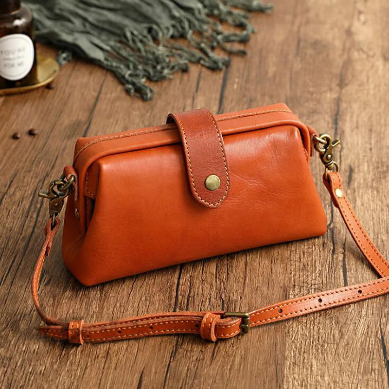 Quinn - Classic Retro Shoulder Bag