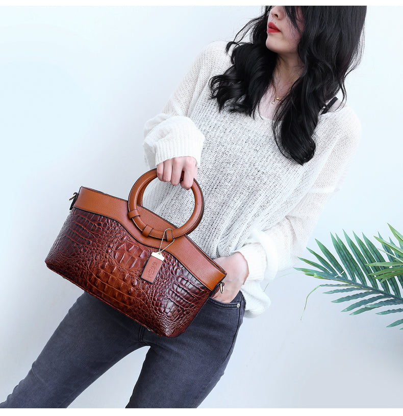 Harriet - Elegant handbag with crocodile embossing