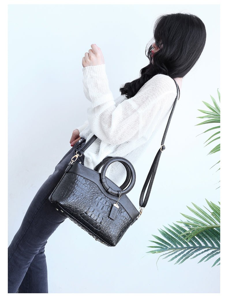 Harriet - Elegant handbag with crocodile embossing