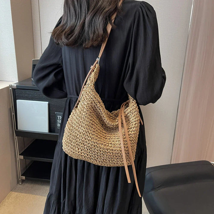 Lucy - Structured Shoulder Bag in Woven Style