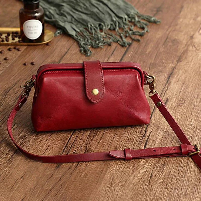 Quinn - Classic Retro Shoulder Bag