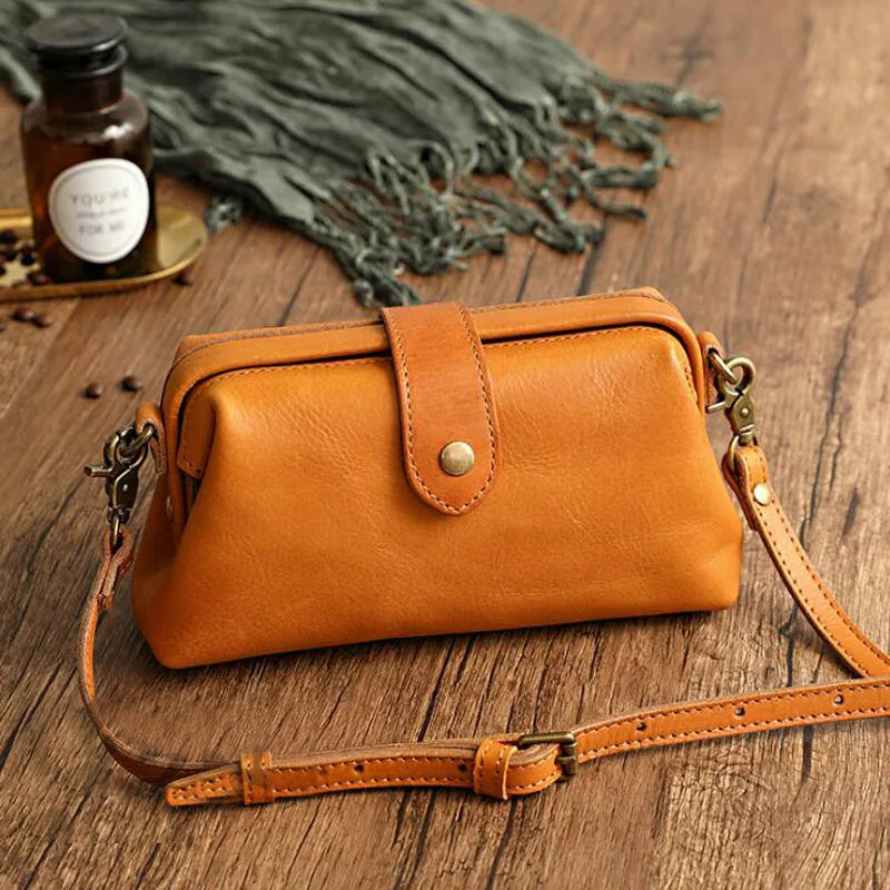 Quinn - Classic Retro Shoulder Bag