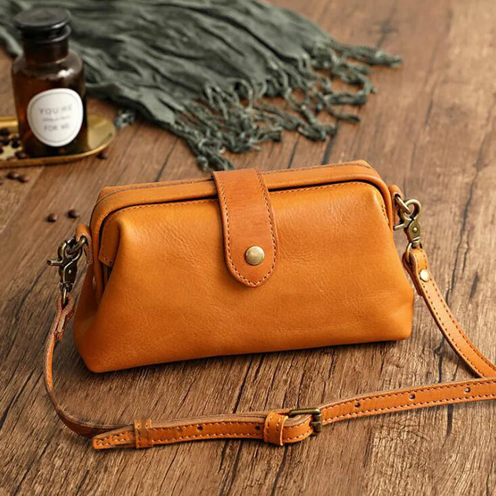Quinn - Classic Retro Shoulder Bag