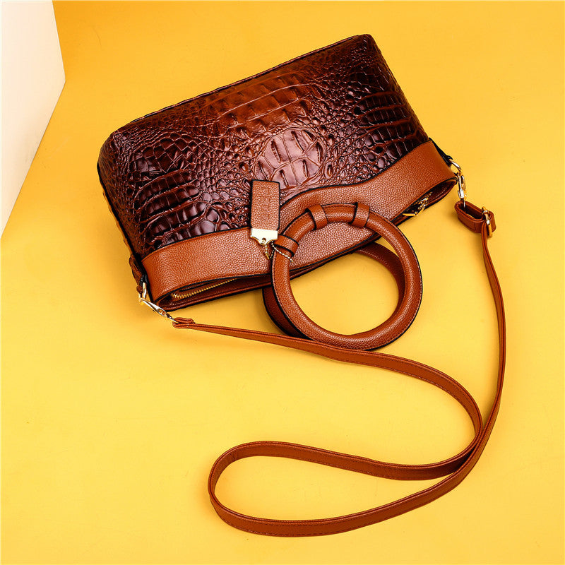 Harriet - Elegant handbag with crocodile embossing